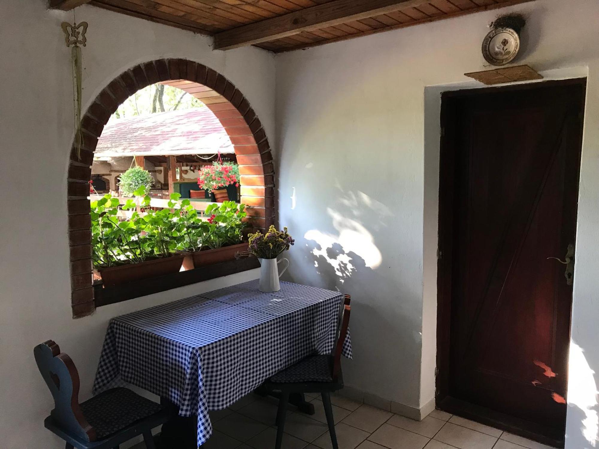 Tornacos Tanya Vendeghaz*** Es Gasztroporta Aparthotel Kiskunmajsa Ngoại thất bức ảnh